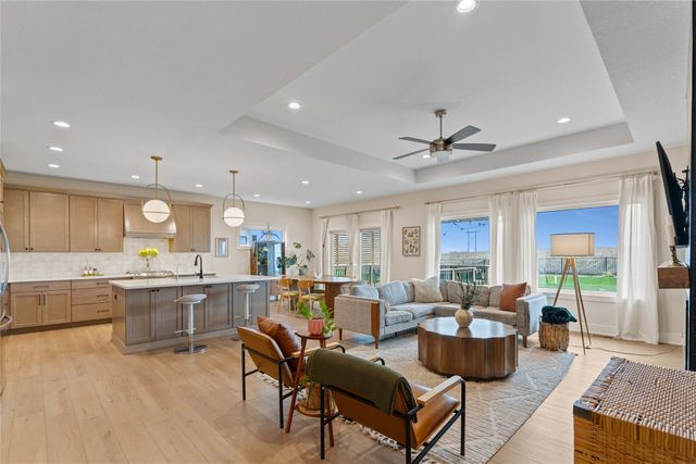 14737 Stonecrop Drive, Urbandale, IA 50323