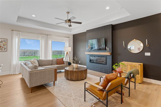 14737 Stonecrop Drive, Urbandale, IA 50323