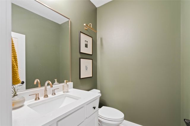 14737 Stonecrop Drive, Urbandale, IA 50323