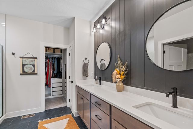 14737 Stonecrop Drive, Urbandale, IA 50323