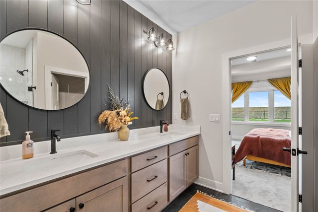 14737 Stonecrop Drive, Urbandale, IA 50323