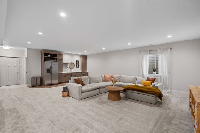 14737 Stonecrop Drive, Urbandale, IA 50323