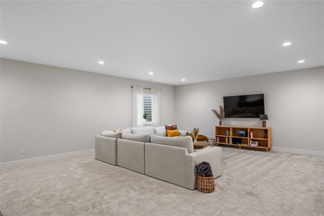 14737 Stonecrop Drive, Urbandale, IA 50323