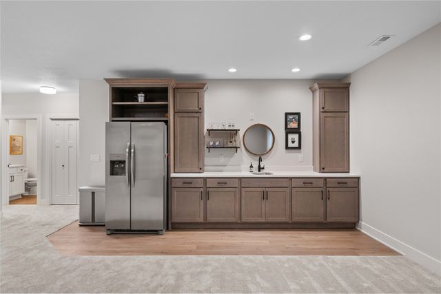 14737 Stonecrop Drive, Urbandale, IA 50323