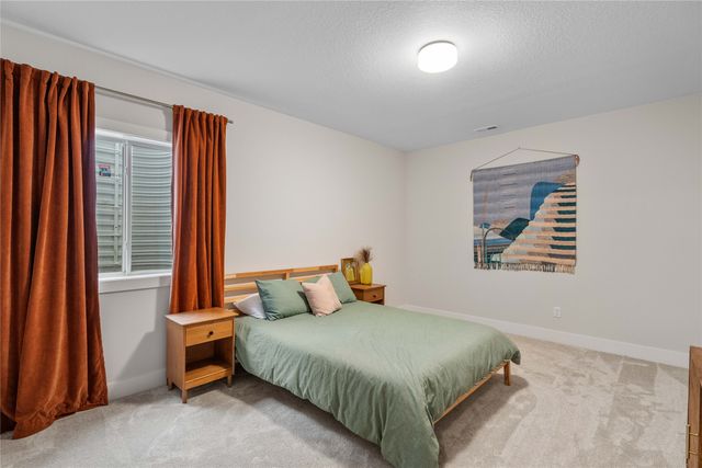 14737 Stonecrop Drive, Urbandale, IA 50323