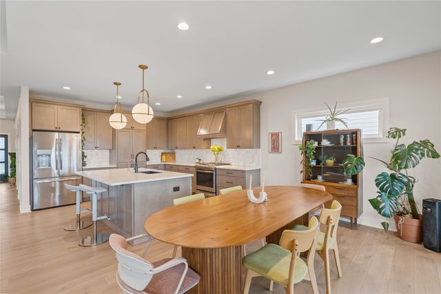 14737 Stonecrop Drive, Urbandale, IA 50323