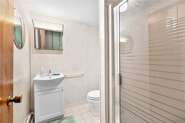 106 Wannamoisett Road, East Providence, RI 02914