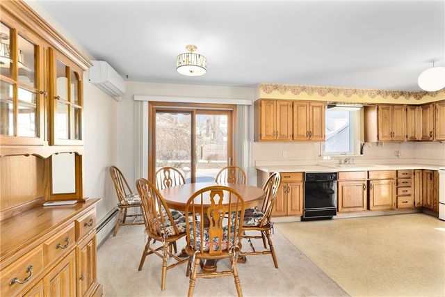 106 Wannamoisett Road, East Providence, RI 02914