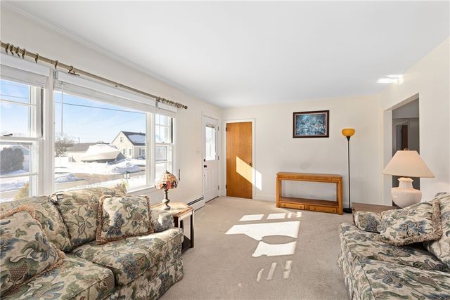 106 Wannamoisett Road, East Providence, RI 02914