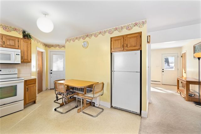 106 Wannamoisett Road, East Providence, RI 02914