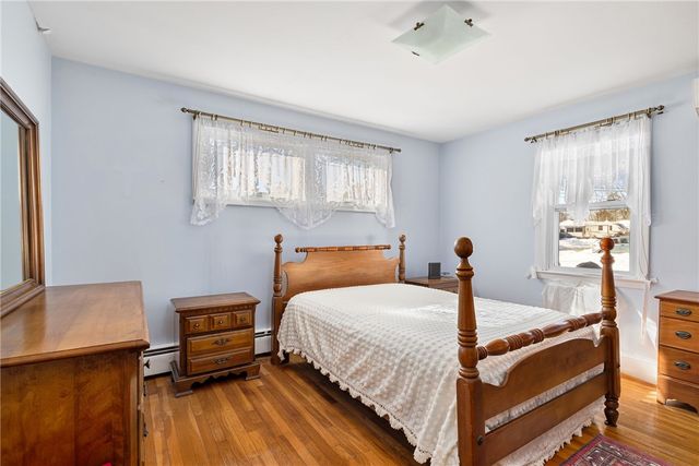 106 Wannamoisett Road, East Providence, RI 02914