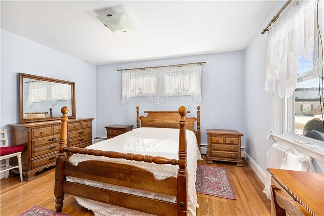 106 Wannamoisett Road, East Providence, RI 02914