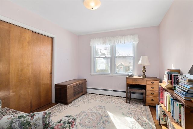 106 Wannamoisett Road, East Providence, RI 02914