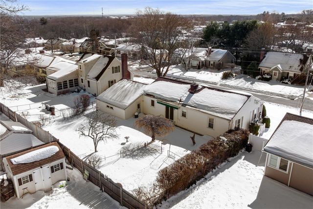 106 Wannamoisett Road, East Providence, RI 02914