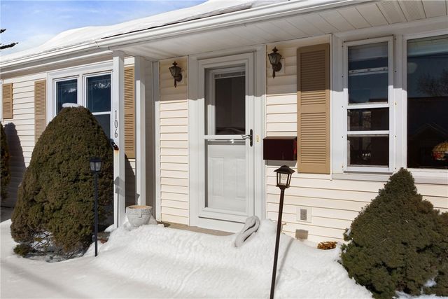 106 Wannamoisett Road, East Providence, RI 02914