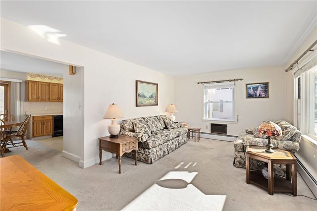 106 Wannamoisett Road, East Providence, RI 02914