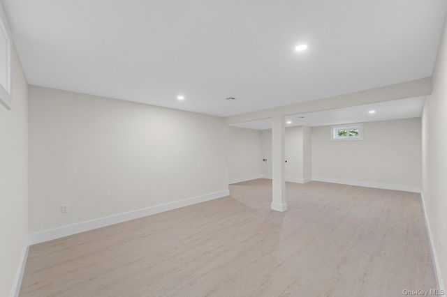 86 E 13th Street, South Huntington, NY 11746