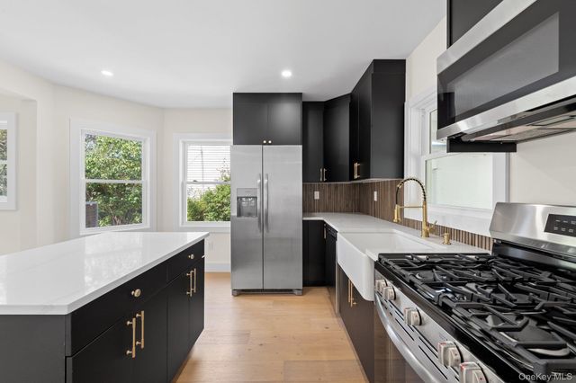 86 E 13th Street, South Huntington, NY 11746