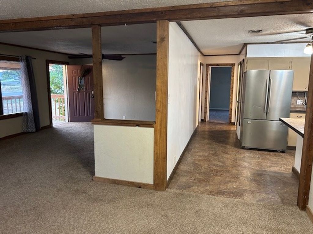 Image 10 of property listing at 812 Commerce St, Sterling City, TX 76951