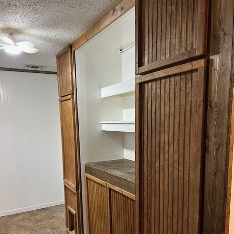 Image 16 of property listing at 812 Commerce St, Sterling City, TX 76951
