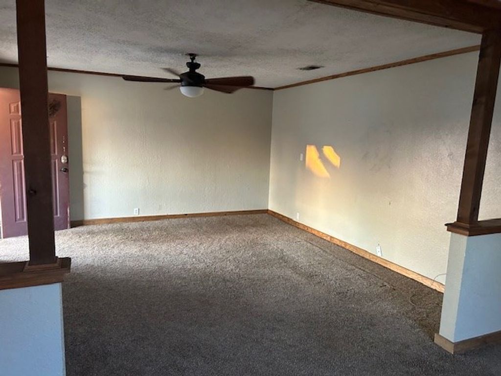 Image 4 of property listing at 812 Commerce St, Sterling City, TX 76951