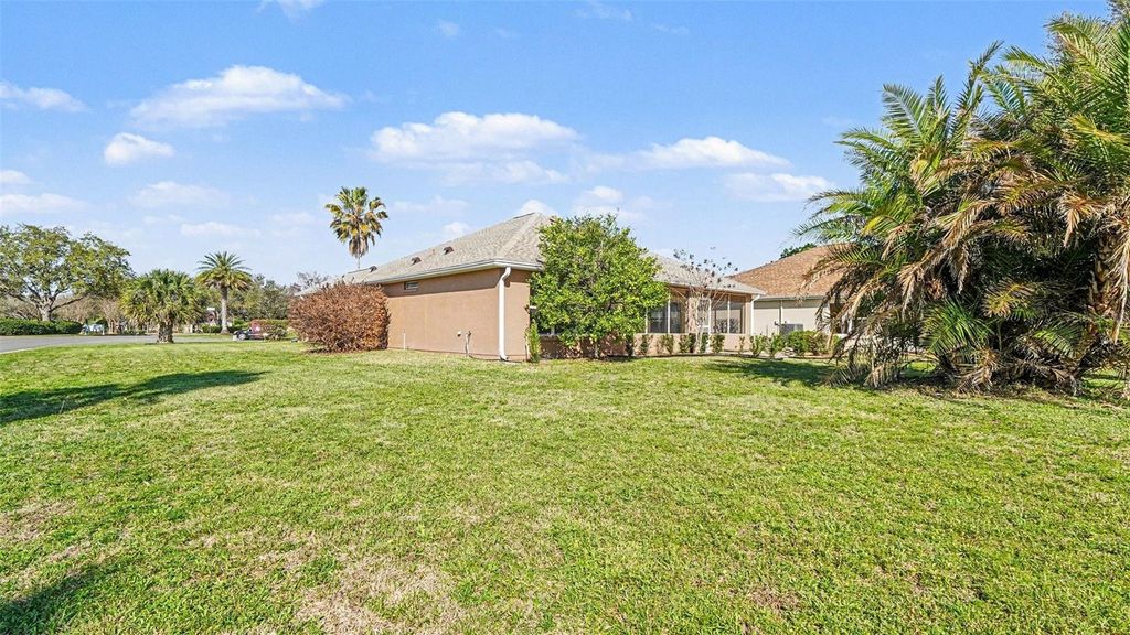 Image 30 of property listing at 13062 SE 89TH CIRCLE, Summerfield, FL 34491