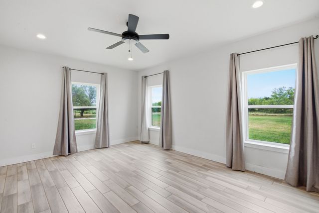 5599 S Fm 113, Millsap, TX 76066