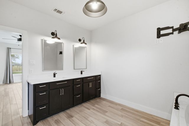 5599 S Fm 113, Millsap, TX 76066