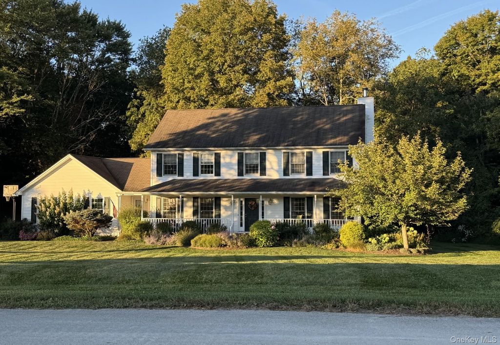 76 Rockledge Drive, Pleasant Valley, NY 12569
