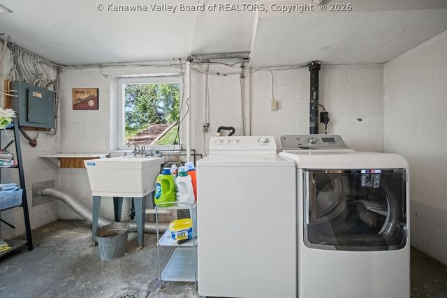 840 Lower Chester Road, Charleston, WV 25302