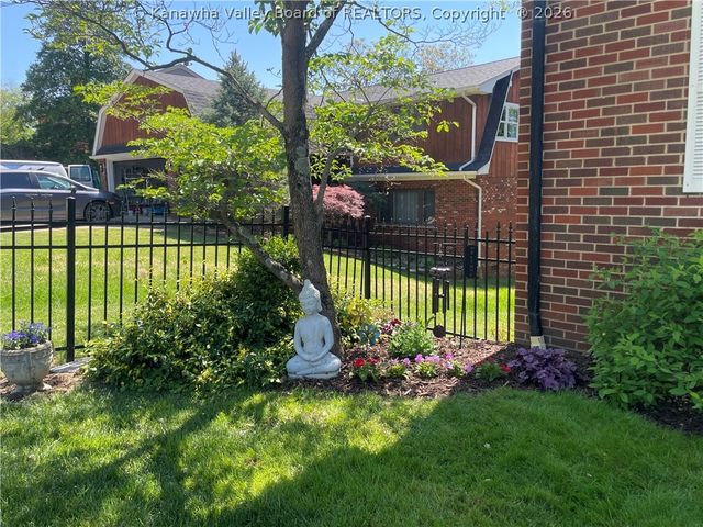 840 Lower Chester Road, Charleston, WV 25302