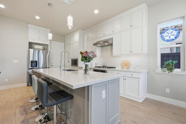 4256 Eagle View Way, Folsom, CA 95630