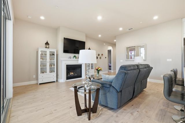 4256 Eagle View Way, Folsom, CA 95630