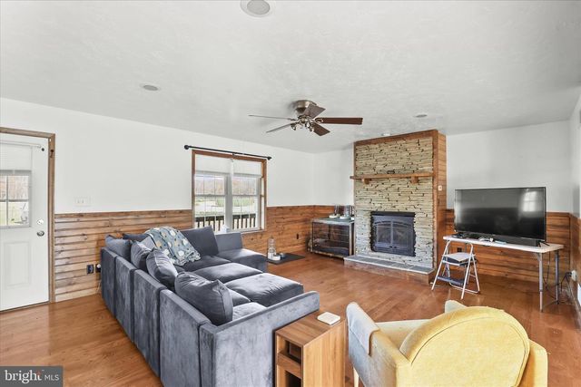 5162 WATERTANK RD, Glenville, PA 17329