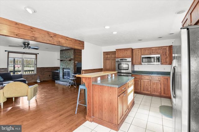 5162 WATERTANK RD, Glenville, PA 17329