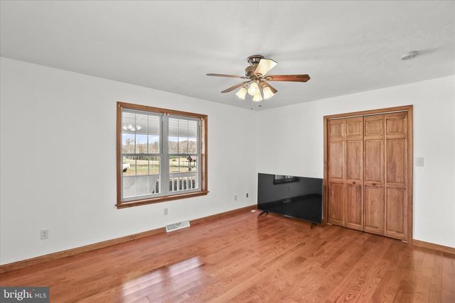 5162 WATERTANK RD, Glenville, PA 17329