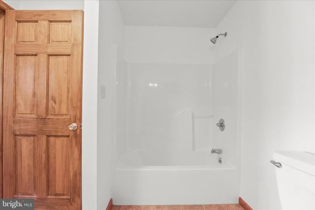 5162 WATERTANK RD, Glenville, PA 17329