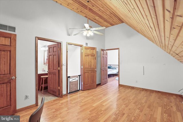 5162 WATERTANK RD, Glenville, PA 17329