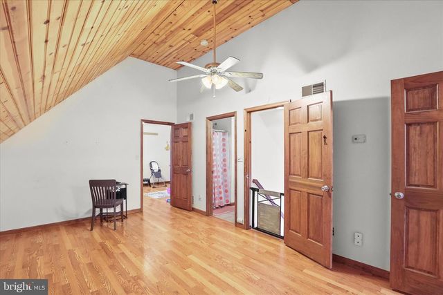 5162 WATERTANK RD, Glenville, PA 17329