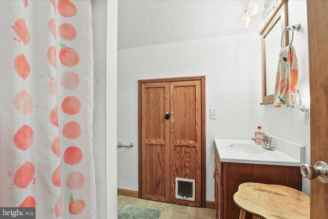 5162 WATERTANK RD, Glenville, PA 17329