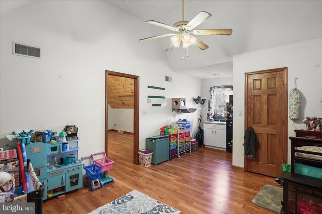 5162 WATERTANK RD, Glenville, PA 17329