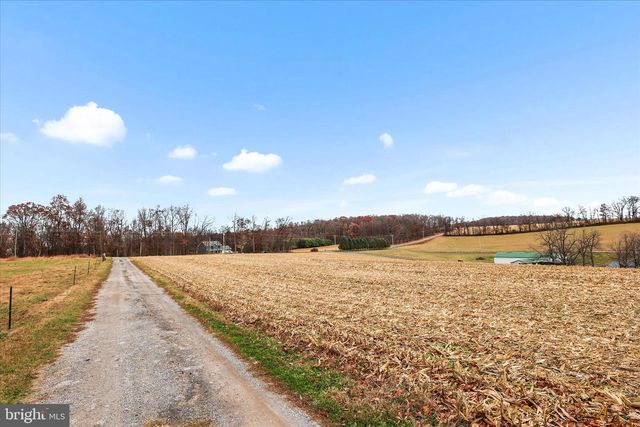 5162 WATERTANK RD, Glenville, PA 17329