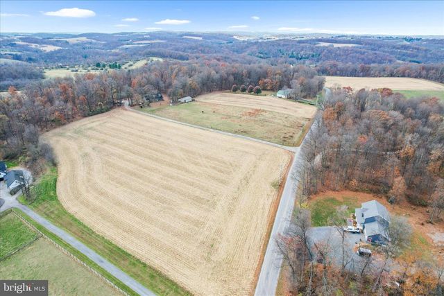 5162 WATERTANK RD, Glenville, PA 17329