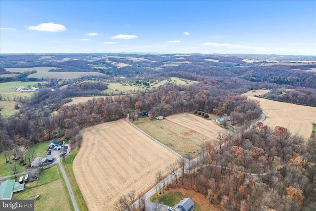 5162 WATERTANK RD, Glenville, PA 17329