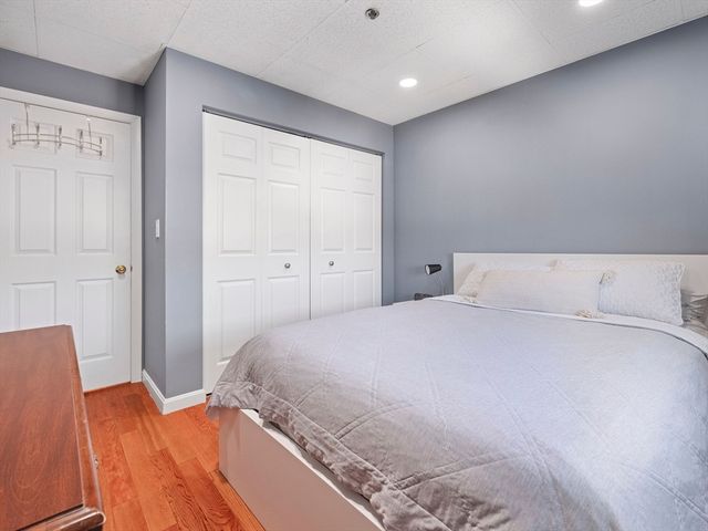 64 Foster St 403, Peabody, MA 01960