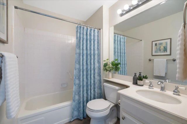 245 Fairlee, Encinitas, CA 92024