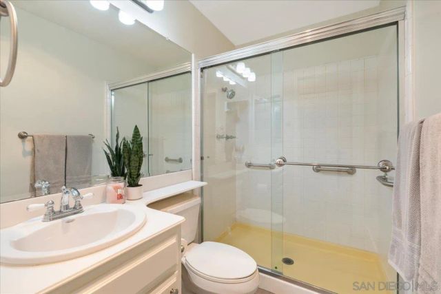 245 Fairlee, Encinitas, CA 92024