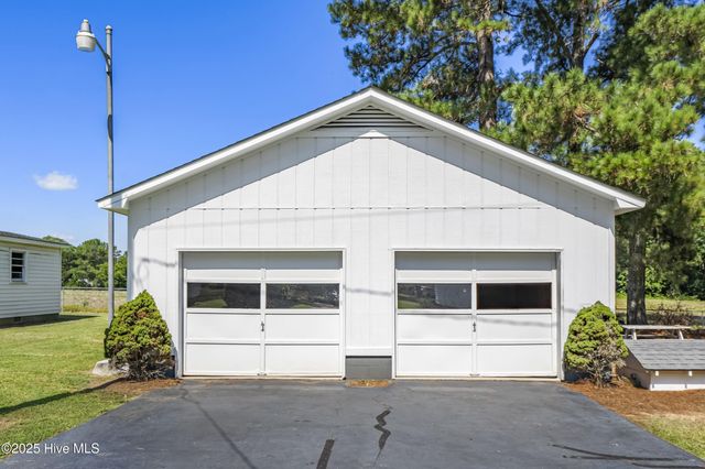 5511 Flower Hill Road, Kenly, NC 27542