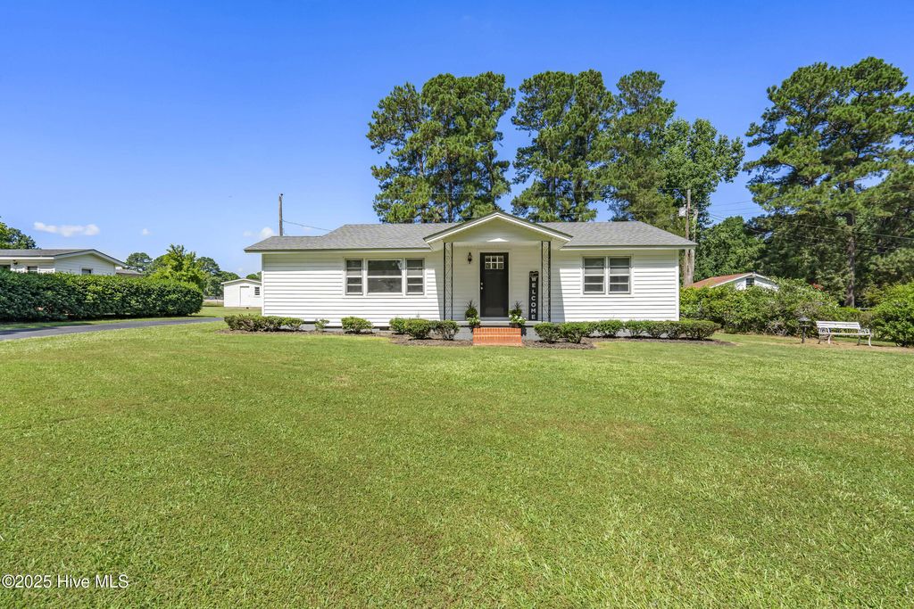 5511 Flower Hill Road, Kenly, NC 27542