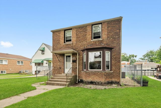 5220 S Natoma Avenue, Chicago, IL 60638